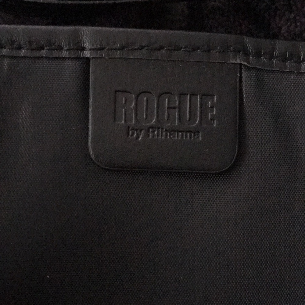 Rogue - Picture 3 of 3